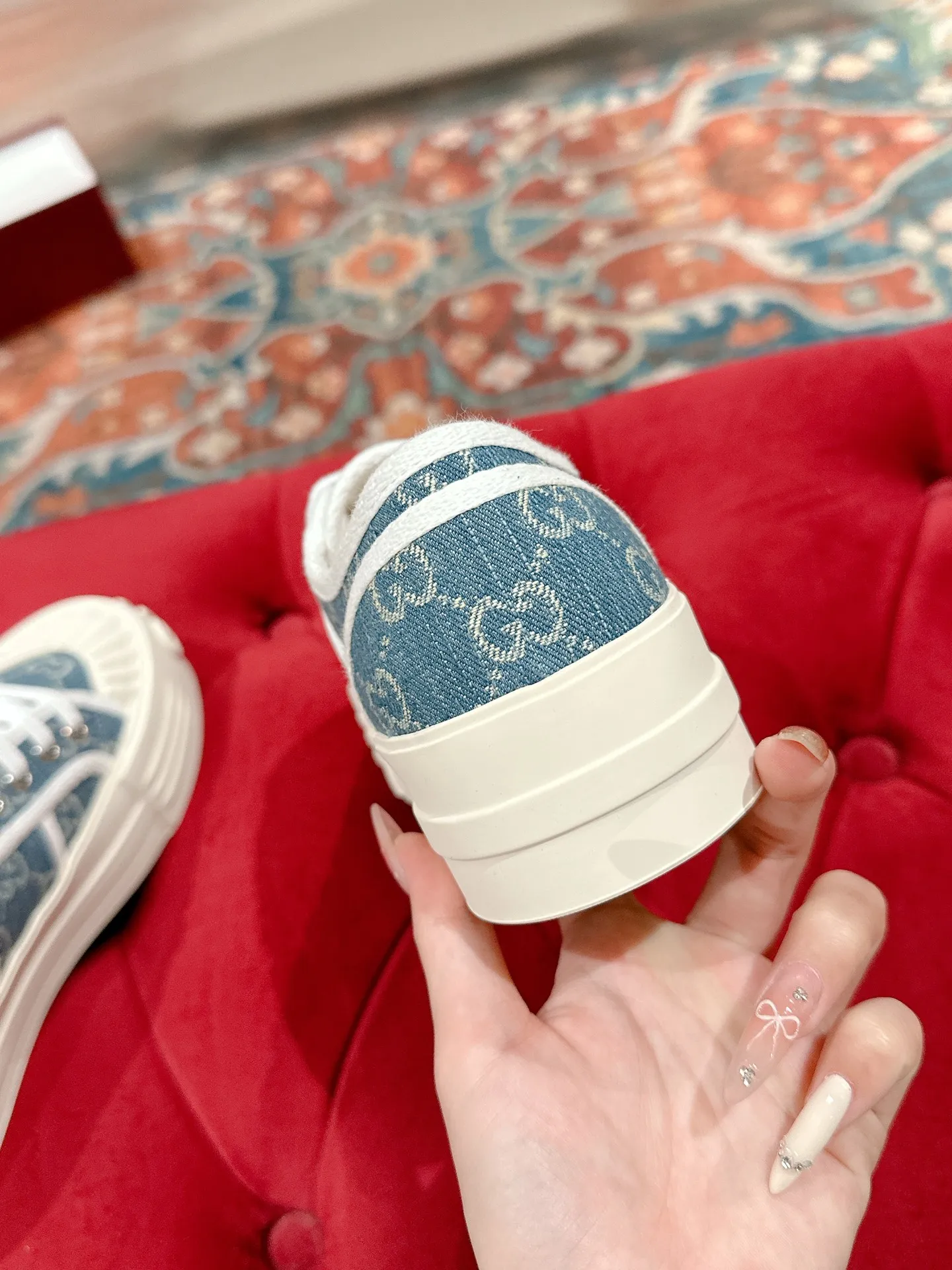 👟👟Ex-factory price 520👟👟 Women's models are new🆕 Arrival Gucci tennis 1977 classic Loft series canvas shoes... 2025 hot recommended model, G+1977×Disney cooperation series... GG canvas is made of finished products and incorporates brand elements. The retro style is rich, the classics and feelings are perfect for recall! Each color fabric developed by the original version is customized by the original version, and we pursue the ultimate in large-scale products! Market-level top version ⚠ Fabric: Customized GG cloth electric embroidery/5D washed distressed canvas Lining: Customized terry cloth lining (the feet are fitted and cannot be disassembled) Outsole: Original molded TPU two-color outsole Size: 35-40 (41 customized)